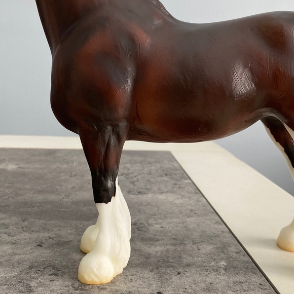 Breyer TSC 80th Anniversary Alba Clydesdale Mare - Picture 11 of 14